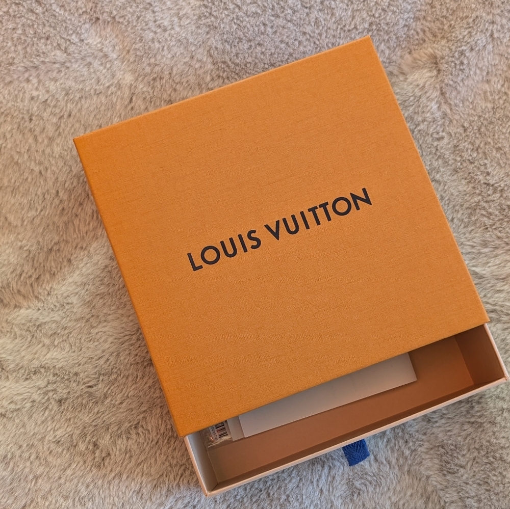 Box LV - Picture 2 of 11